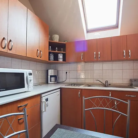 Lujza Apartman
