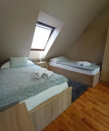 Lujza Apartman Apartment *